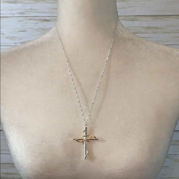 Sterling Silver Cross on Chain - Picture 1 of 8